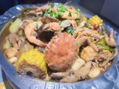 -多嘴肉蟹煲(万达店)
