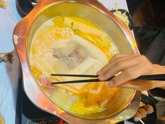 -鲜入围煮花胶鸡海鲜火锅