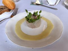 皇帝鱼刺身和青豆香蜂草沙拉-Jean Georges