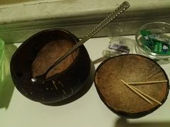 -志龙皇冠吃货椰子铺
