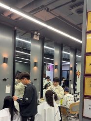 -藤野造型烫发染发