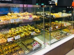 面包甜点陈列柜-巴黎贝甜(常德路店)