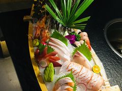 三文鱼刺身黄狮刺身北极贝刺身-虎焱炭火烧肉