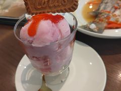 -Chom Cafe and Restaurant