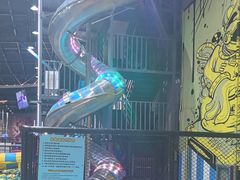 -超时空蹦床团建·VR潮玩运动娱乐·生日派对游乐园(金桥店)