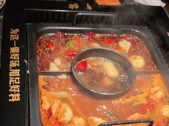 -老牌坊云南鱼豆花火锅(哈西万达店)