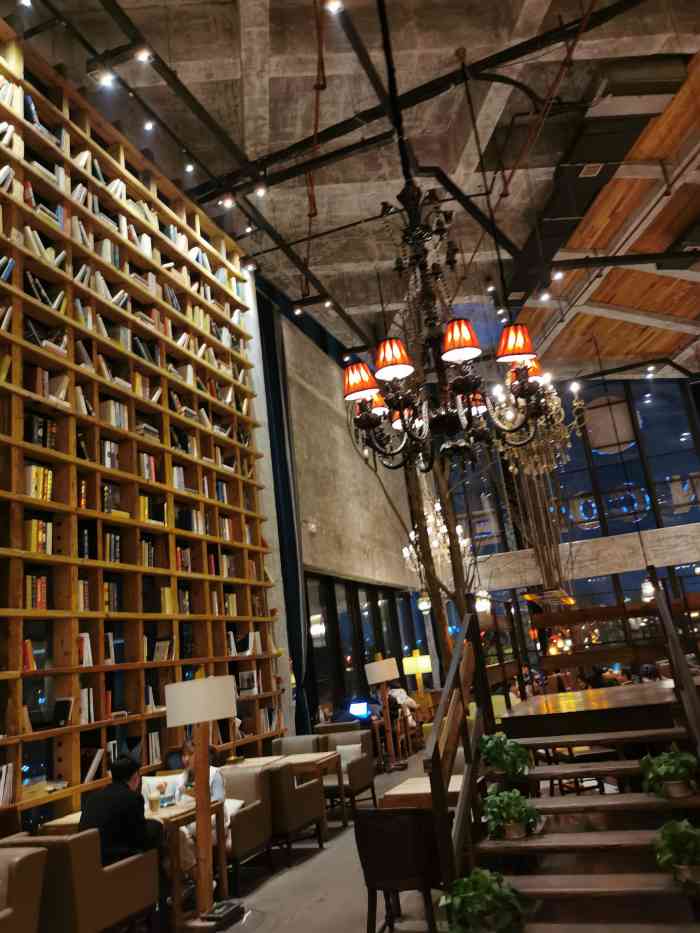 漫咖啡(浏阳河店)-"11.11,长沙雨纷纷,找家咖啡馆坐着聊.