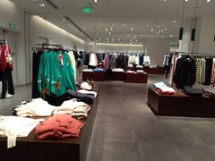 -URBAN REVIVO(高德置地广场·春广场店)