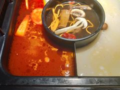-老牌坊云南鱼豆花火锅(哈西万达店)