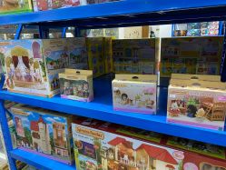 -逝水玩具折扣店