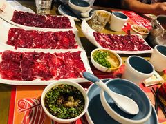 -左庭右院鲜牛肉火锅(金山万达店)