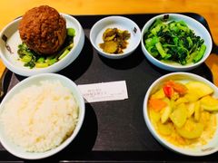 阿姨爆浆狮子头套餐-阿姨食堂
