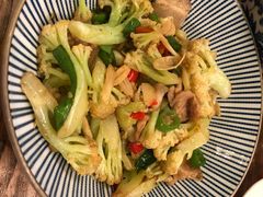 -胡桃里音乐餐厅(陶溪川店)(川湘赣菜·世界百大酒庄直供红酒·音乐表演)