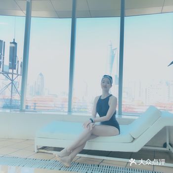 【环境】诺富特整题还不错，楼层挺高的，如果方向对的话