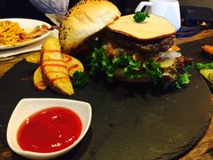 -HIGH FIVE哈福手工汉堡(桂林路店)