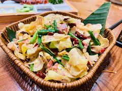 -老滇山寨•云南特色菜•地方菜•民族风情歌舞表演(金碧店)