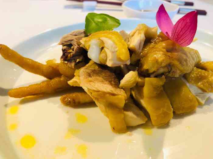 品膳房(罗泾店)-"娘三个早上去塘湾小游乐园玩好决定在外解决.