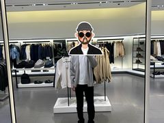 -URBAN REVIVO(七宝领展广场店)