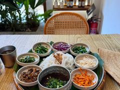 -银米·云南传统过桥米线(双廊黑金冠店)