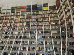 -钟书阁(松江泰晤士小镇店)