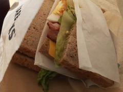 大嘴培根鸡肉三明治-星巴克(苏州泰华店)