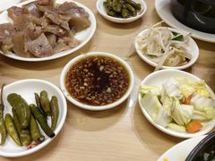 -闫家驴肉老店(华电一校店)