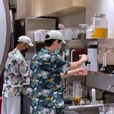 1234新开了一间夏威夷风的茶饮店