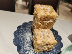 香爆嘴松子仁萨其马-喜势点·糖沙翁手工茶点·本地人茶居(永庆坊店)