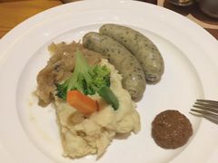 -LENBACH兰巴赫西餐啤酒坊(大连星海广场店)
