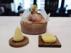 酸种面包佐黄油-Amber(置地文华东方酒店)