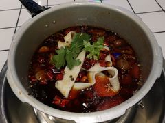 -晓彭肥肠鸡·泡椒鸡火锅(水木天地店)