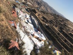 -采薇庄园四季滑雪场