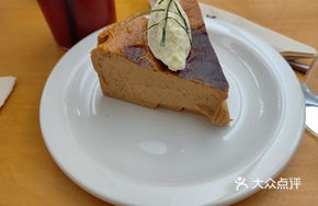 Thai Tea Basque Cheesecake