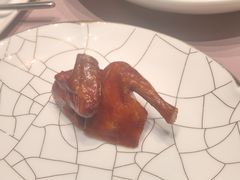脆皮乳鸽-新荣记(南京西路店)