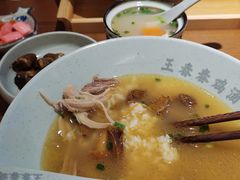 -王春春鸡汤饭(重庆巴南万达店)