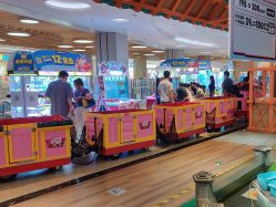 -卡通尼乐园(新达汇三林店)