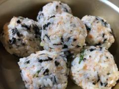 韩式飞鱼籽饭团-吴草鸡爪오초닭발韩食堂(融恒盈嘉中心店)