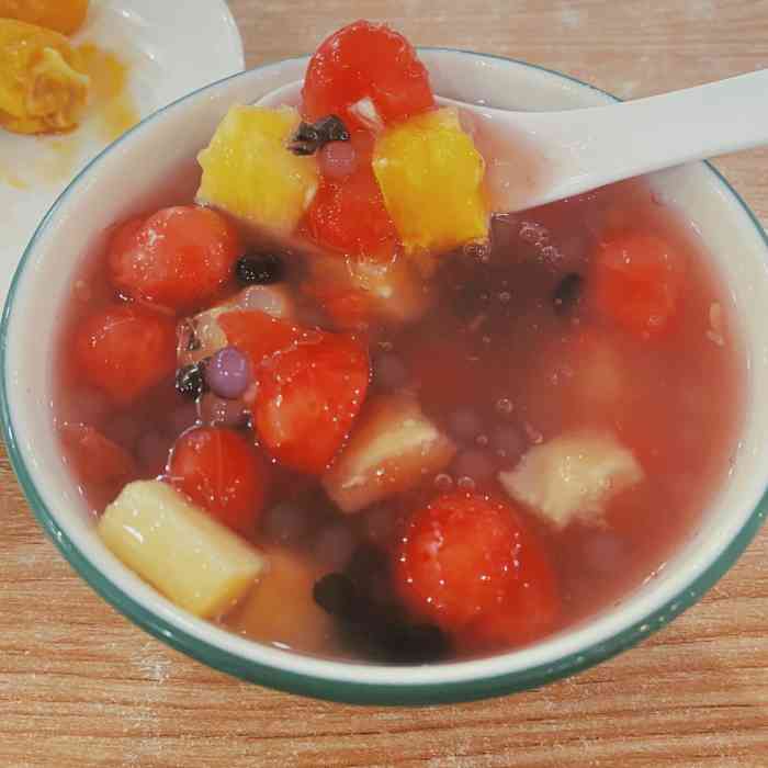 舒美冷饮厅-"十一回老家打卡的一家老品牌门店,就在滨江.