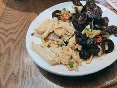 -黄泥岗·地道湖北菜(奥特莱斯店)