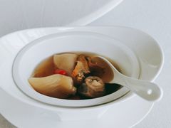 花胶炖响螺汤-世博源公馆·本帮融合菜·主题包厢·江景餐厅