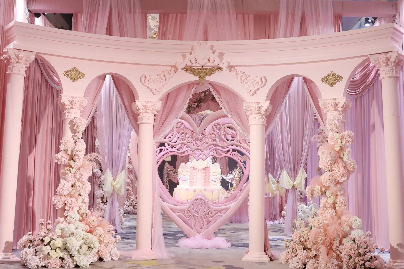 超级出片!女宝粉色宝宝宴