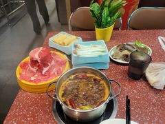 -四囍码头海鲜烧烤自助火锅(外滩南京东路悦荟广场店)
