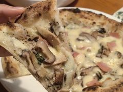 黑松露菌菇披萨-Pizzeria da Nicola·火炉披萨(中大国际店)