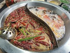 -四小区火锅·巷子里的重庆火锅(花照壁店)