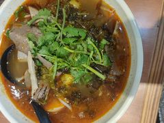 酸菜牛杂米线-老妈米线(港龙店)