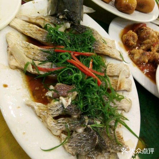 新兴饭店(曙光路店)