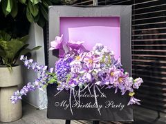 -Mark&Mars Restaurant