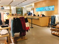 -URBAN REVIVO(济南领秀城贵和购物中心店)