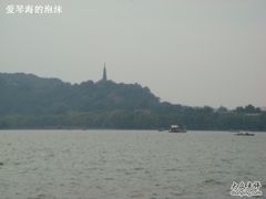 房间拍出去西湖一边景色-杭州君悦酒店