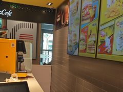 -麦当劳(轻轨曹杨路店)